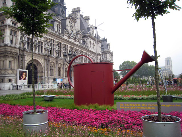 201406g8-Parterre-fleuri-en-ville